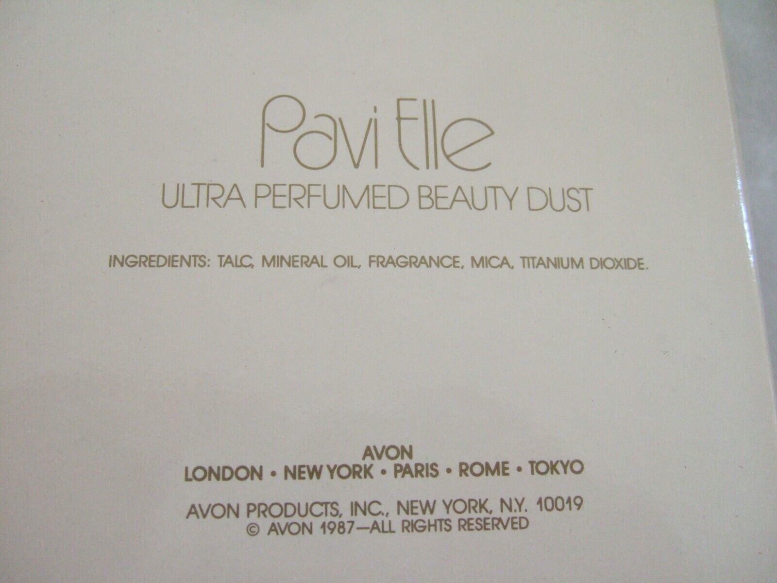 Primary image for NEW IN BOX AVON PAVI ELLE ULTRA PERFUMED BEAUTY DUST 4 OZ