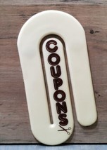 Vintage Plastic Large 6&quot; Paper Clip Coupons Holder Cream Refrigerator Magnet - £7.56 GBP