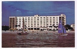 Florida Postcard St Petersburg Beach Breckenridge Resort Hotel Ocean Boats - £1.64 GBP