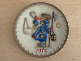 Vintage 1972 Goebel M.J. Hummell Annual Bas Relief Collector Plates~ TMK4 - £9.47 GBP