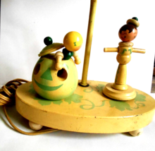 Vintage Wood Nursery Lamp w/2 Wood Figures by Nursery Plastics, Inc. - £20.94 GBP