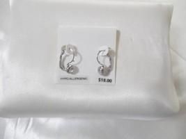 Department Store 7/8&quot; Silver Tone Clear Stone Drop Lever Back Earrings D125 - £9.46 GBP