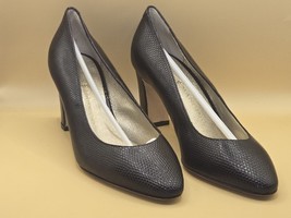 Rene Mancini Paris Women&#39;s Snake Embossed Pumps Leather Heels Black Size... - $490.59 MXN