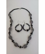Black Beaded Neclace 22&quot; With Hoop Beaded Earrings 2&quot; - $311.55 MXN