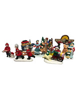 Lot Of 8 Christmas Village BUNDLE 2” - 2.5” People Firemen Carollers Por... - €32,43 EUR