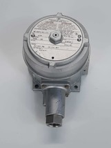 United Electric Controls MODEL 9995 I93 Type J120 Pressure Switch 480VAC... - $1,042.79 MXN