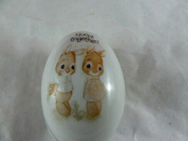 Vintage 1978 Enesco Hoppy Together Jonathan &amp; David Egg Shaped trinket porcelain - £7.90 GBP