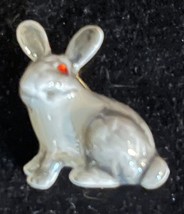 Enamel on Gold Tone Bunny Rabbit Brooch Pin - £5.07 GBP