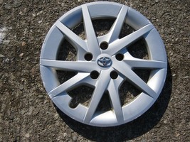 One factory 2012 to 2018 Toyota Pruis 16 inch hubcap wheel cover 42602-47090 - £36.39 GBP
