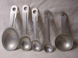 vintage aluminum Measuring Spoon set: (2) Tablespoon, 1/4 tsp, 1/2 tsp, ... - $10.00