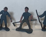 People Figures Lot Of 5 Model Train Accessories Background - $6.92