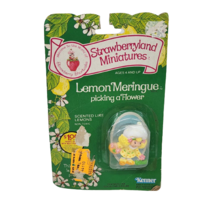 Vintage Strawberry Shortcake Miniatures Lemon Meringue Picking A Flower Pvc New - £28.85 GBP