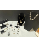 Vintage Mod Black and Silver &amp; Gold Tone Jewelry 20pc Lot Mixed Material... - $46.66 CAD
