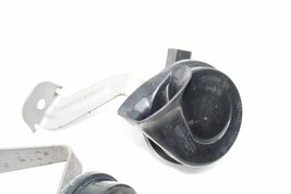 06-10 VW VOLKSWAGEN PASSAT B6 HIGH & LOW TONE HORNS W/ BRACKETS E4863 image 4