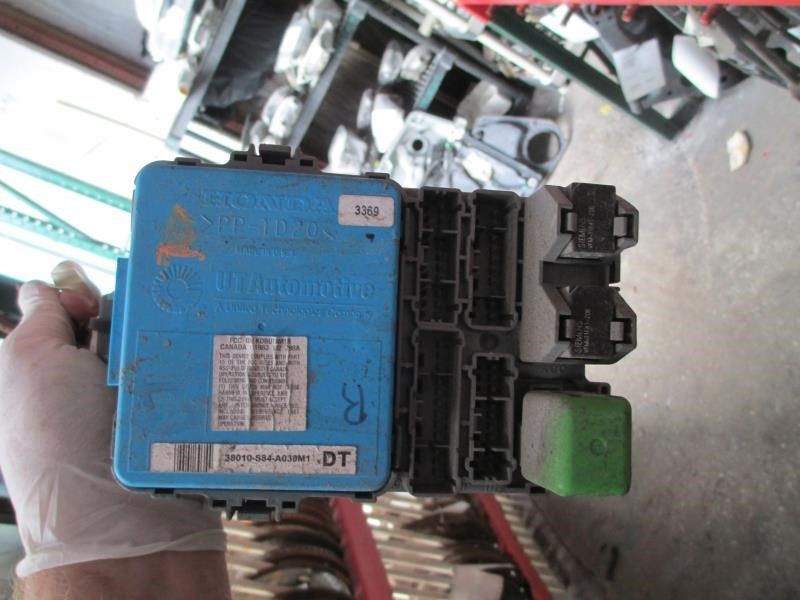 01 HONDA ACCORD FUSE BOX - $87.12