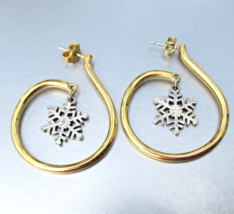 Vintage Dangle SNOWFLAKE Charm Gold Tone Hoop Earrings - $11.83