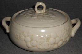 Metlox ANTIQUE GRAPE PATTERN 1 QT Covered Vegetable MADE IN CALIFORNIA - $49.49