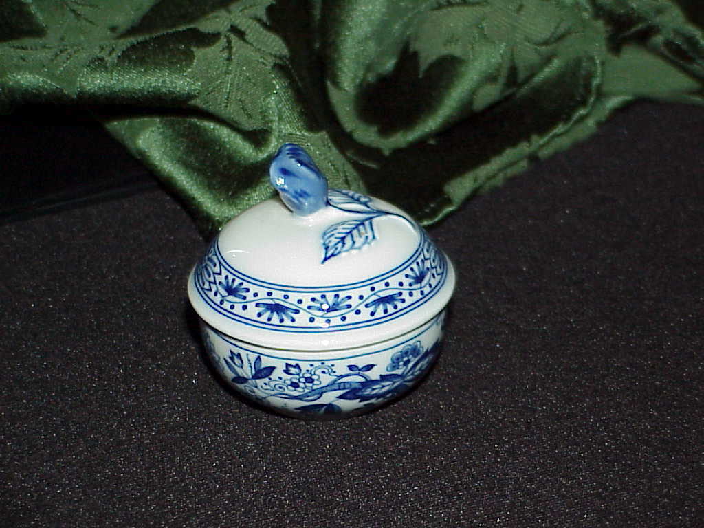 Vintage HUTSCHENREUTHER BLUE ONION Trinket Box  2-1/2" ANTIQUE - $31.67