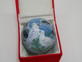 Inside Painted Glass 12 Days of Christmas Ornament 2 Turtle Doves Brilliant - £7.91 GBP