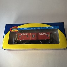 Athearn #74096 RTR Rock Island Bay Window Caboose RI #17017 - $29.99