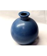 Vintage Unmarked Blue Pottery 4.5&quot; Round Ball Country Decor Vase - £10.98 GBP