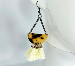 Montana Moss Agate Half Moon Beige Tassel Drop Dangle Earring Antique Gold Tone - £19.92 GBP