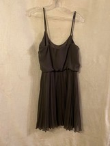 EUC Bisou Bisou Olive Green Pleated Dress Size 4  - £11.68 GBP