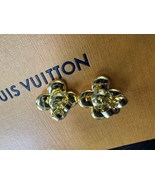 Louis Vuitton LV Monogram Blossom Gold Tone Stud Earrings - $4,693.92 MXN