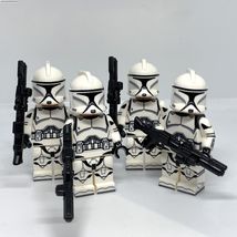4x Clone Trooper Minifigures Star Wars Phase 1 Clones with DC-15 Blasters - £15.04 GBP
