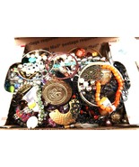 Craft Repair Costume Junk Jewelry Lot USPS Small Flat Rate Box JL6102421 - $285.54 MXN