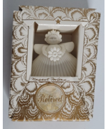 Margaret Furlong 2&quot; DAISY Sea Shell Angel 1996 Christmas Ornament w/Box - £13.36 GBP