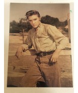Elvis Presley Vintage Photo 7”x5” Elvis Leaning Against Fence Ep5 - $289.22 MXN