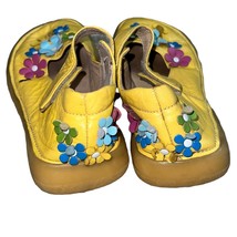 Pipsqueakers Yellow Leather Mary Jane Flower Accent Girls Shoes Sz 5 Girls - $14.40