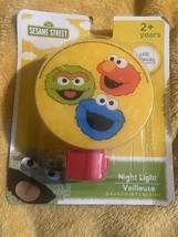 Intertek Sesame Street LED Night Light w/ On/Off Switch - Elmo, Oscar &amp; Cookie - £5.52 GBP