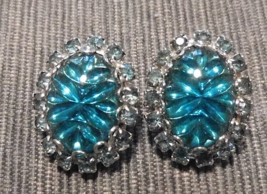 JUDY LEE Blue Etched Cabochon &amp; Small Blue Rhinestones Earrings Silver T... - £47.14 GBP