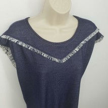 Siren Lily Short Sleeve Pullover Top Women&#39;s Size Medium Fringed Round Neck - £5.50 GBP