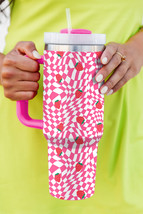 Rose Red Strawberry Checkered Print Handled Tumbler 40oz - $517.04 MXN