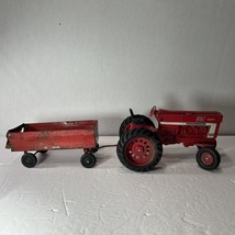 Vintage ERTL Farmall 966 Tractor &amp; Red Pressed Steel Wagon Set – Farm To... - $1,120.73 MXN