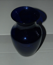 7.5 Inch Tall Cobalt Blue Ovoid Vase Flower Holder - £10.26 GBP