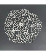 Vintage Round Crochet Doily Pattern Floral 14-1/2&quot; - $129.17 MXN