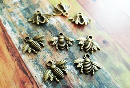 10 Bee Charms Bumblebee Pendants Antiqued Bronze Insect Set Findings Honeybee - £1.89 GBP
