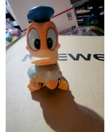 4&quot; Vintage Donald Duck Piggy Coin Bank Holding Pig 1970s Disney  - $201.28 MXN