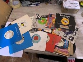 Lotto Di 100 Dischi In Vinile Da 45 RPM Degli Anni 60/70/80/90. Scelto A... - €109,99 EUR