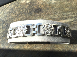 Sterling Floral Bracelet Binder Bros. Co. 1940s-50s 7 1/4” x 1/2” Wide R... - $1,288.59 MXN