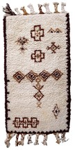 Handmade vintage Moroccan Berber rug 2.4&#39; x 4.4&#39; (74cm x 136cm) 1970s - ... - $6,232.34 MXN