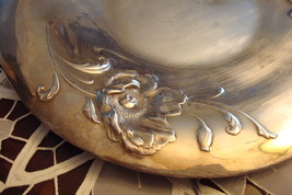 Oneida Community Gala silverplate round tray roses 12&quot; diameter  original - $44.55