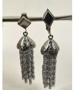 Sarah Coventry brand vintage 70s silvertone chain tassel clip on earrings - $247.10 MXN