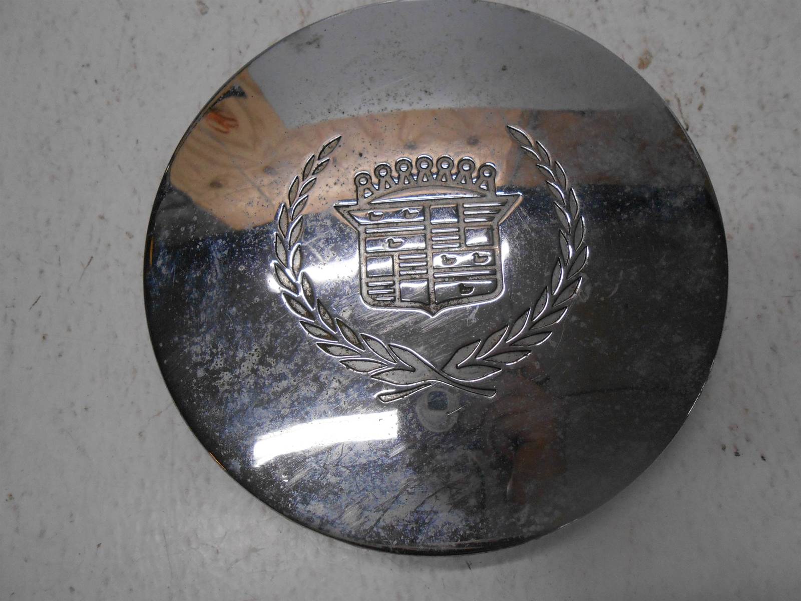 95-02 Cadillac Seville Deville Eldorado OE chrome Center Cap - $24.99