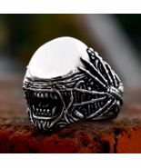 Men&#39;s Quality Stainless Steel Spider Alien Skull Retro Ring - $28.51 CAD
