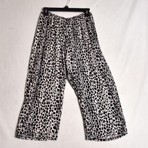 Women&#39;s Animal Print Sleep Capri Pants Size Medium Black &amp; White - $272.37 MXN